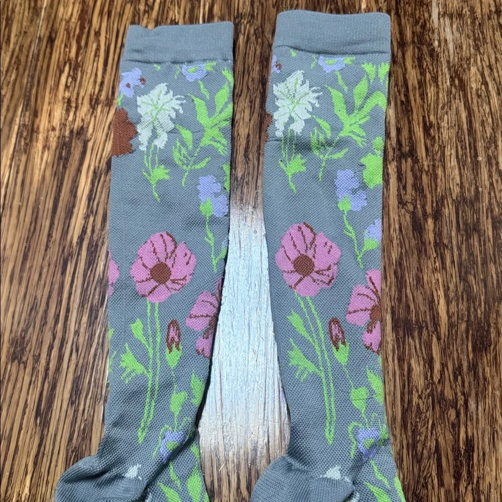 Gray and pink floral print knee high compression socks OS